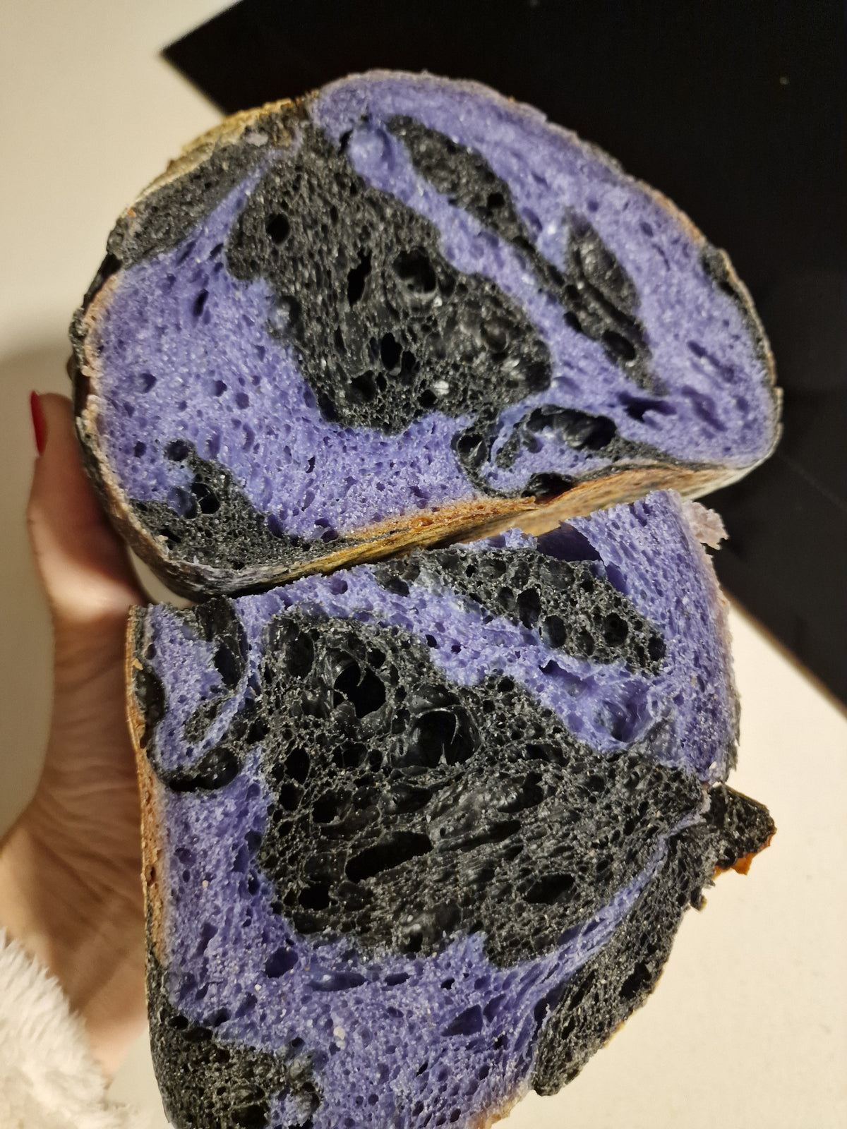 ⁠ ⁠Pâine artizanală în două culori - 700g