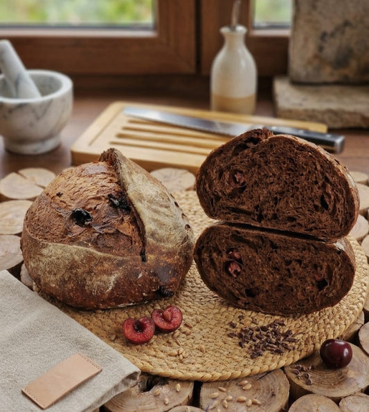 ⁠Pâine cu cacao premium și vișine